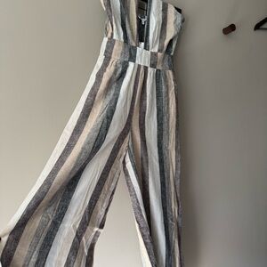 ANTHRO CURRANT AIR HALTER JUMPSUIT WITH PLUNGING NECKLINE NEUTRAL COLORS SIZE XS